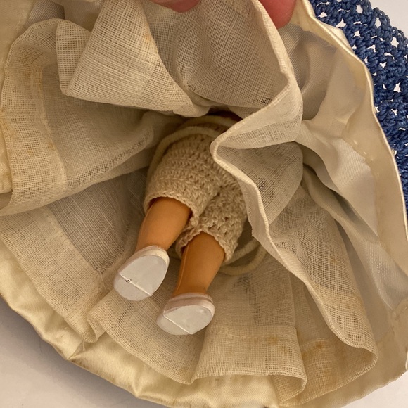 🎉HP🎉 - 3 VINTAGE 1950’s PLASTIC DOLLS with CROCHET DRESSES - Picture 15 of 16